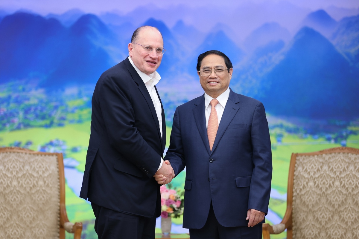PM lauds HSBC long-term operation strategy in Vietnam